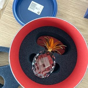 Swarovski Crystal Large Gold Pineapple with Gold Hammered Leaves